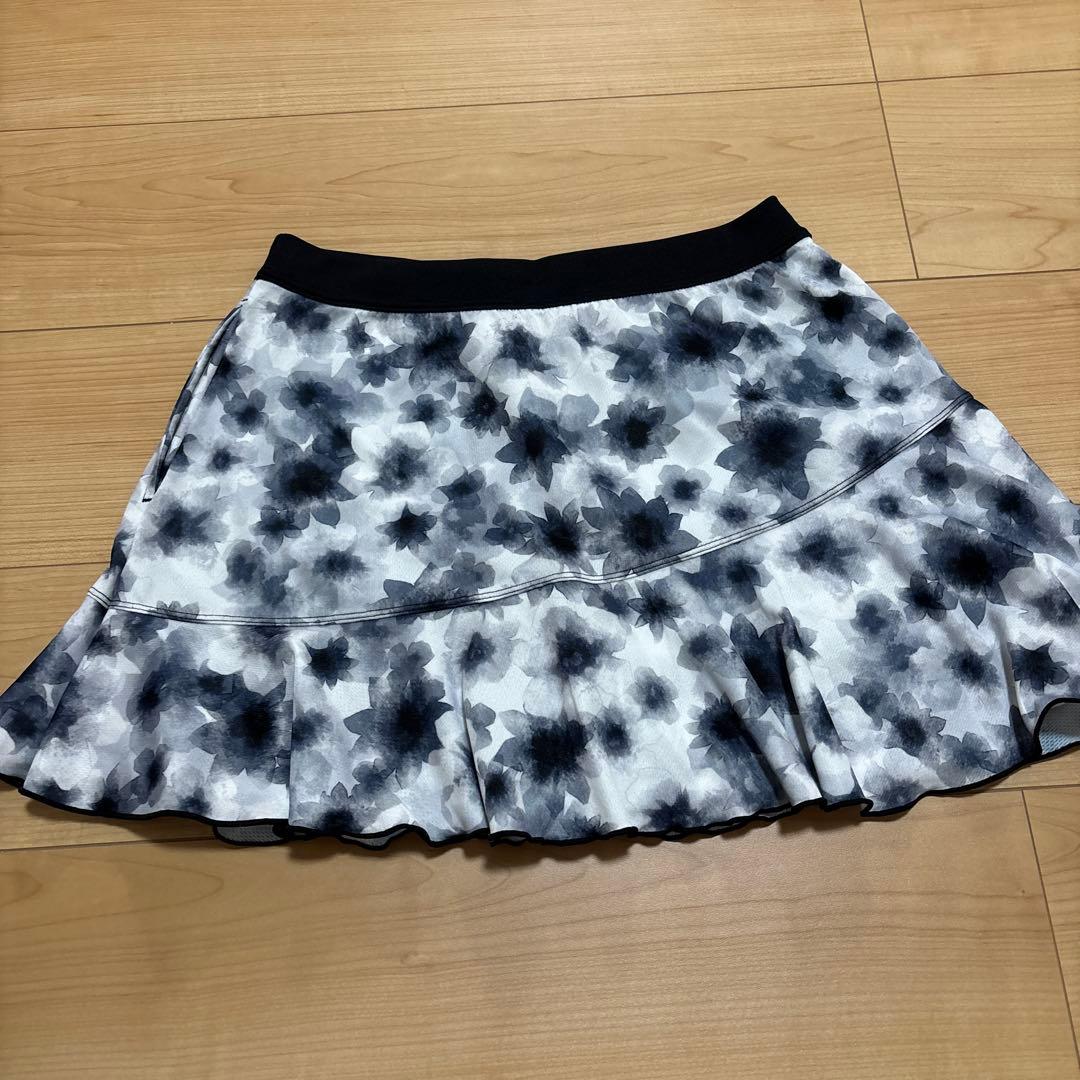 新品タグ付き‼️バボラ　テニスウェア　上下セット　トップス　スコート　花柄　O