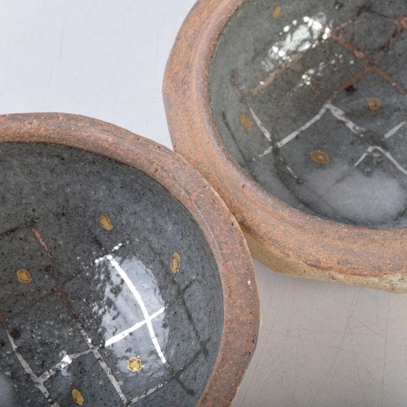 茶道具　小川勲作　金彩　残雪　香合　共箱　V　8775