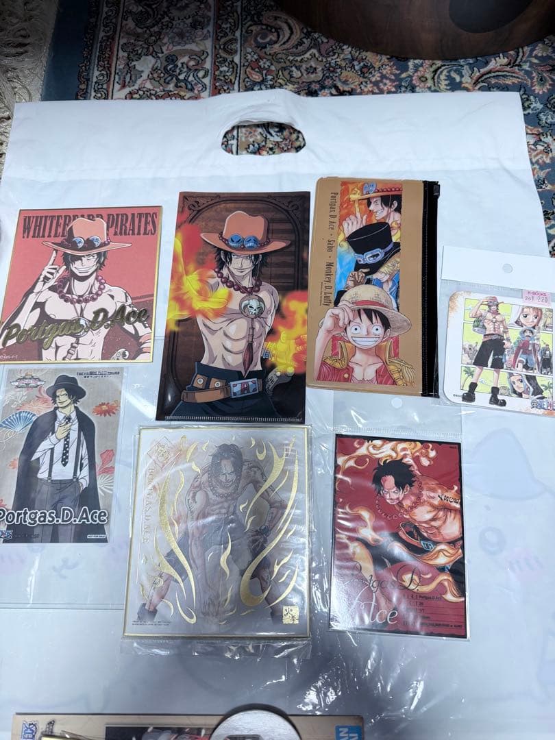 ONE PIECE エース　缶バッジ