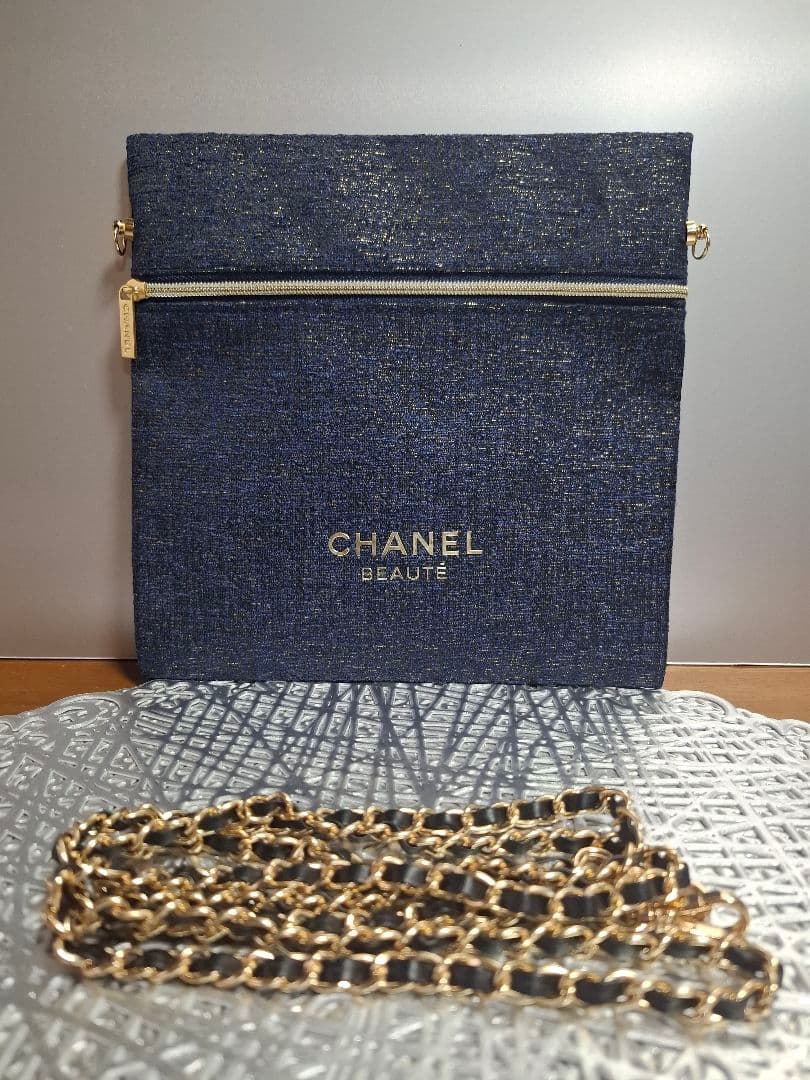 CHANEL 　ホリデー限定ポーチ　ネイビー　ノベルティ　斜め掛け