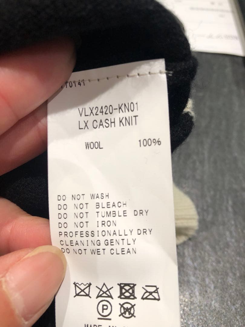 V12 レディースMサイズ　ニット