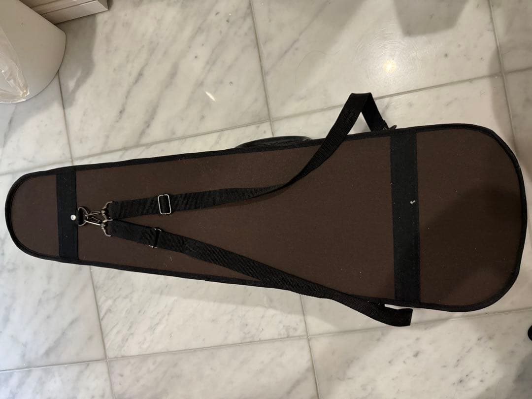 バイオリン　肩当て・ケース付き