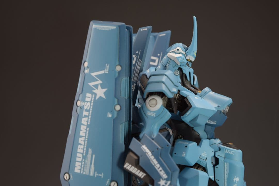 キューズQ 1/100 ヴァーダント 塗装済み完成品