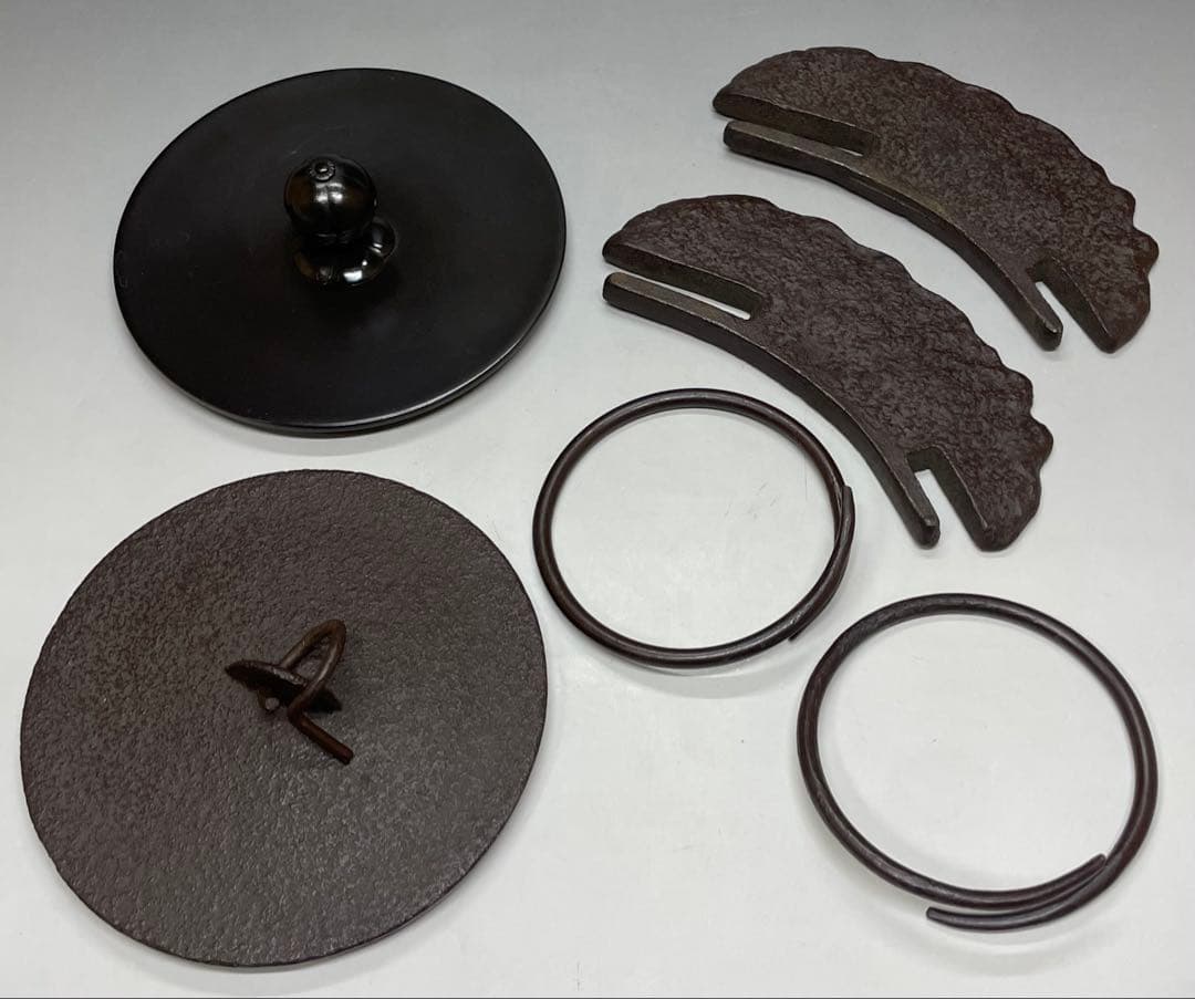 佐藤清光　裏甲釜　羽付釜　替蓋付　釜釻　共箱　共布　作歴書　X075