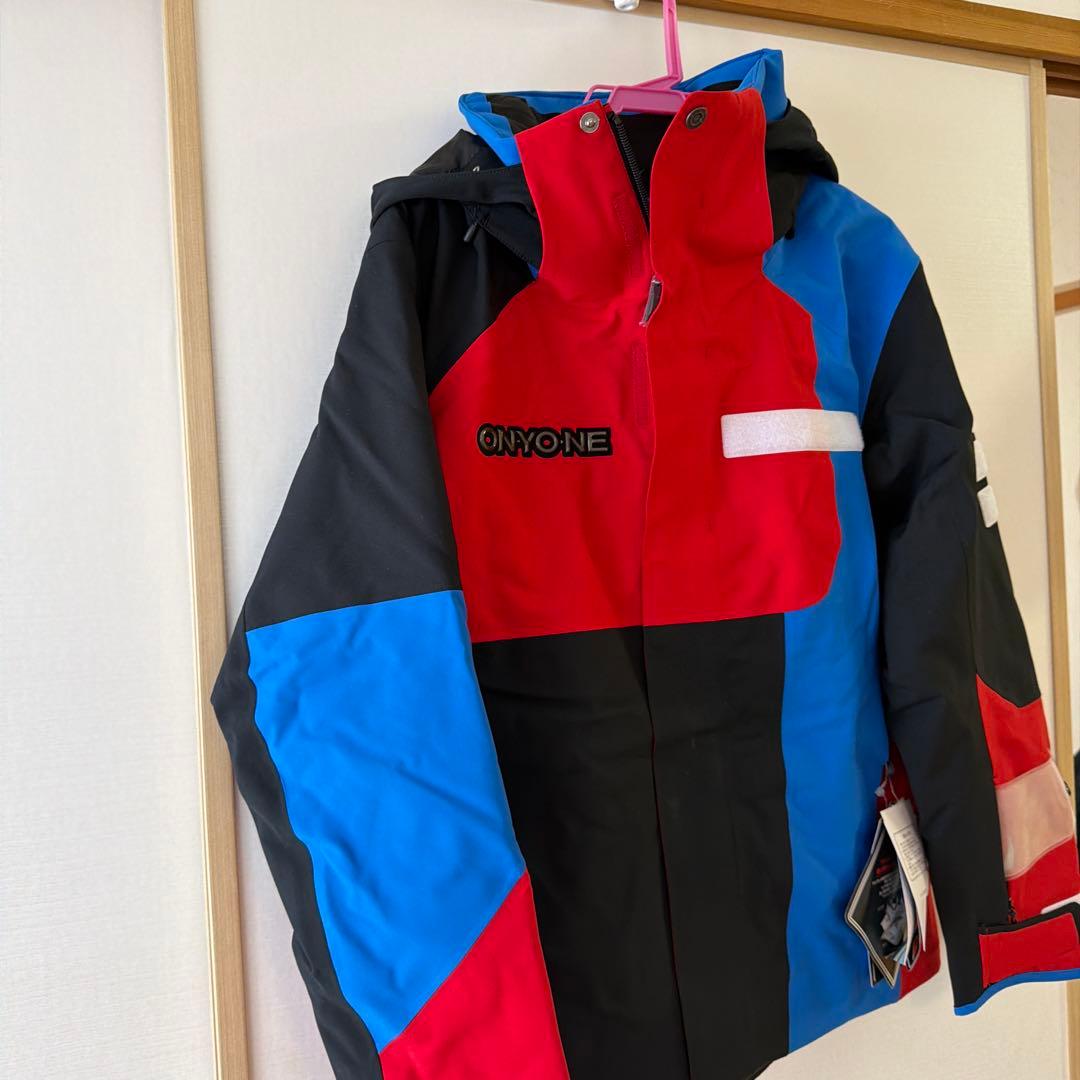 オンヨネゾーンアフタージャケット新品未使用品サイズＭ