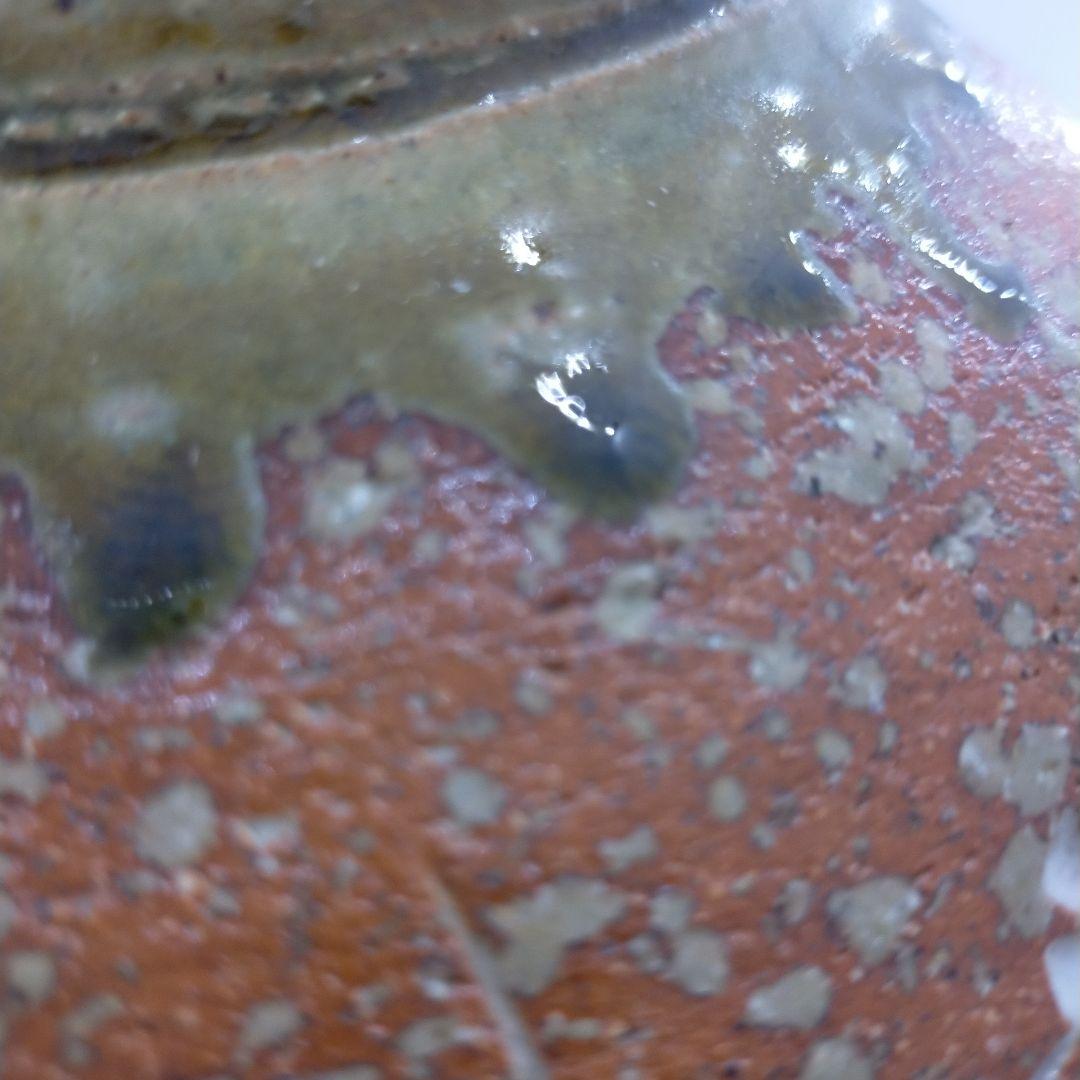 お値打ちのある赤色陶器の花瓶 　　信楽焼　陶芸クラフト　 花模様 陶器