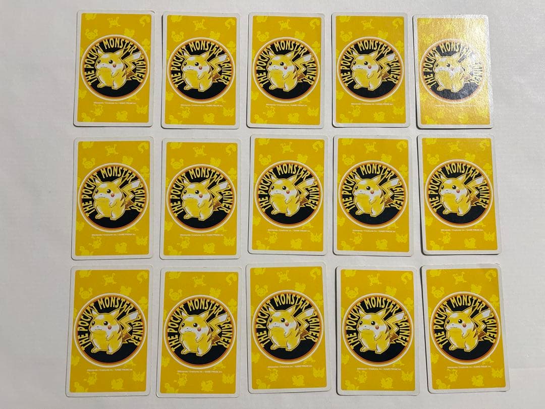 ポケモン　トランプ　ピカチュウ　イエロー