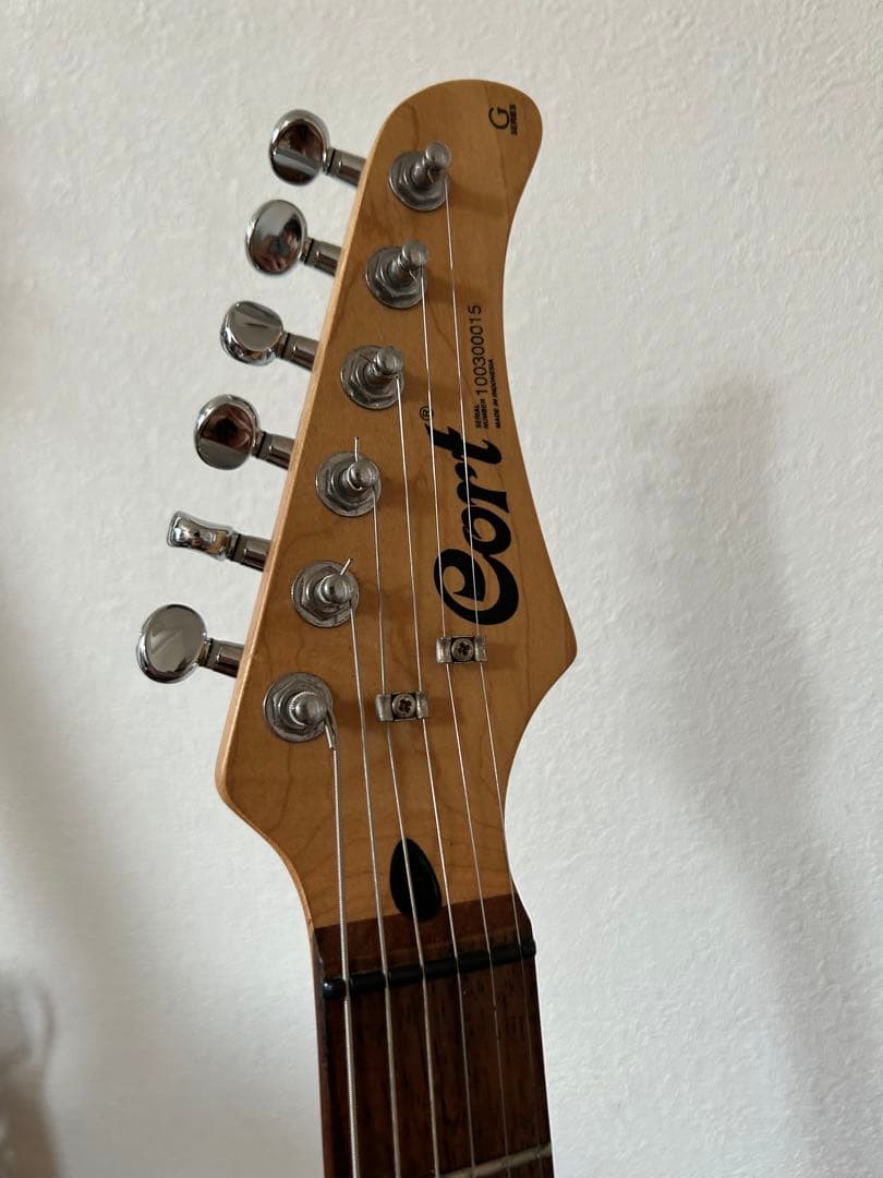 Cort ストラト エレキギター　赤