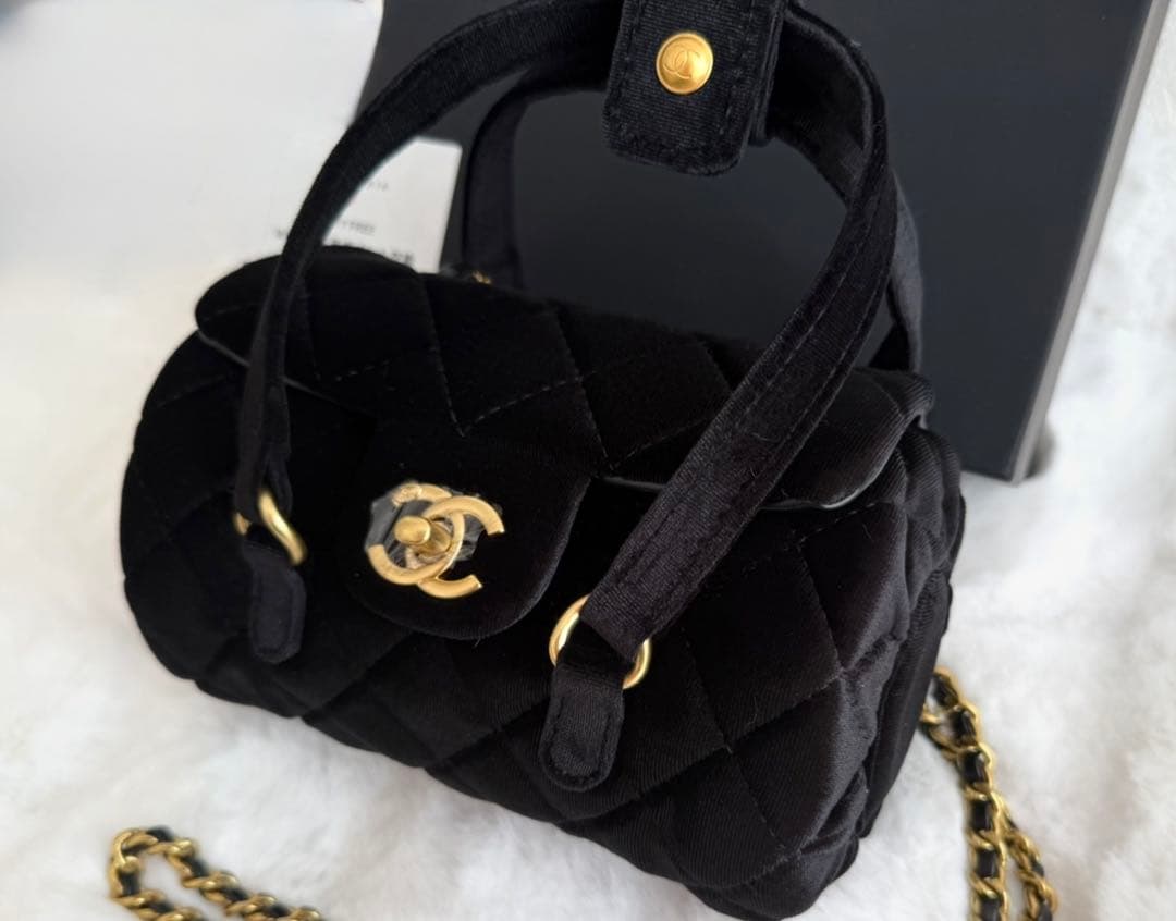 CHANEL VIP ショルダーバッグ　ベロア ゴールドチェーン　ノベルティ