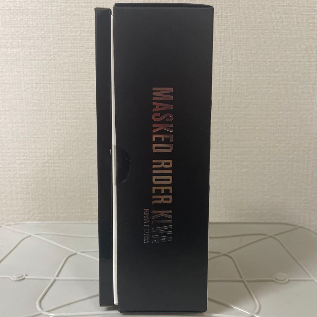 未開封　台座付き　真骨彫S.H.Figuarts 仮面ライダーキバ