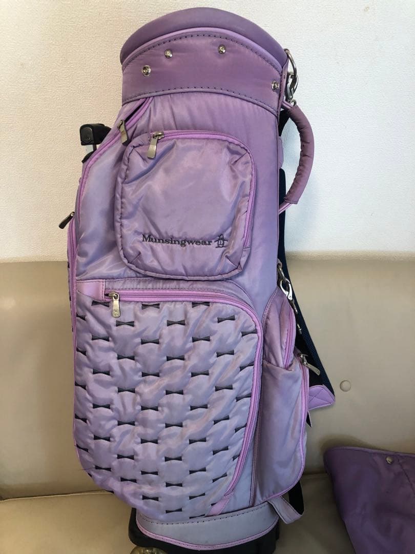 【送料込み】希少モデル　マンシング　キャスター付きキャディバッグ　レディース