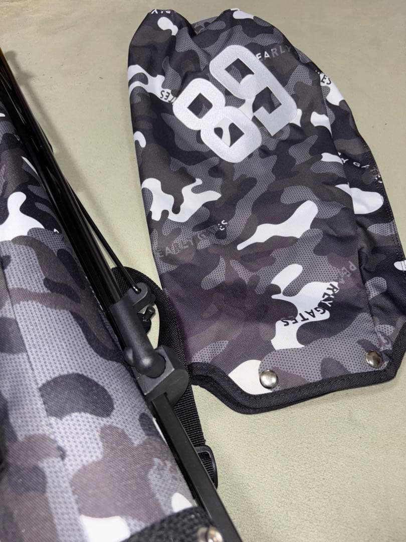 （超美品）パーリーゲイツ、ブラックカモフラ（迷彩）、セルフスタンドバッグ