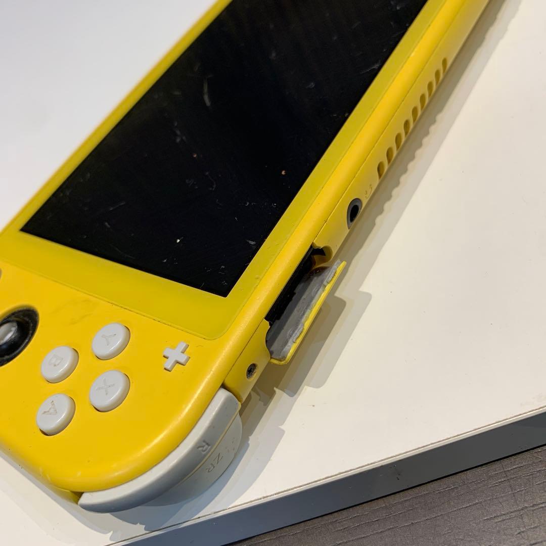 Nintendo Switch Light イエロー　ジャンク品