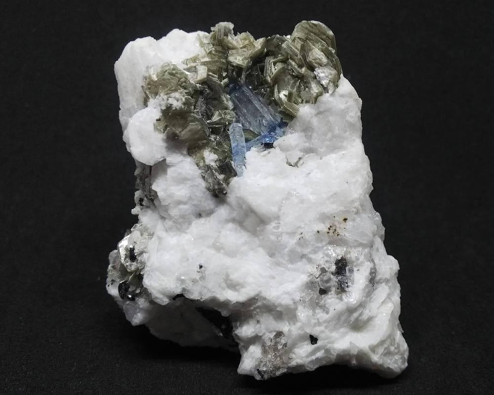 326 宝石質 クラスター アクアマリン モスコバイト 標本 結晶 原石