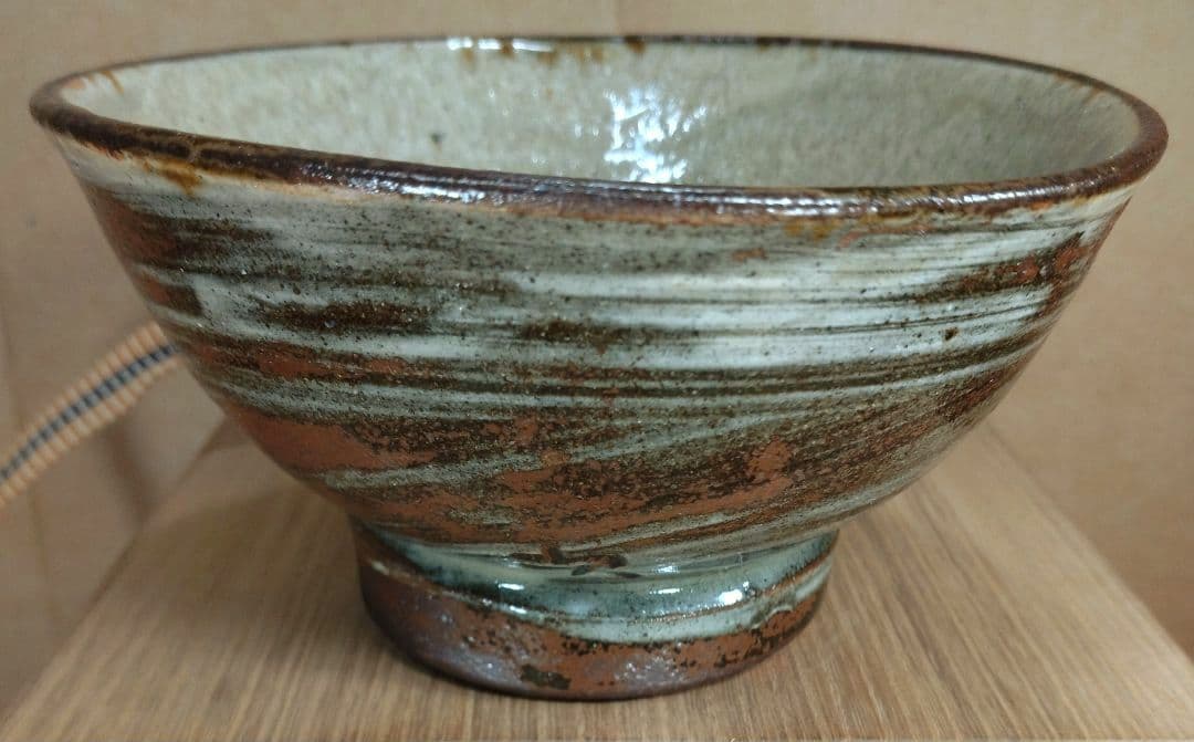 【本物保証】金城次郎 壷屋焼 魚文茶碗 共箱 美品 栞 人間国宝 壺屋焼 マカイ