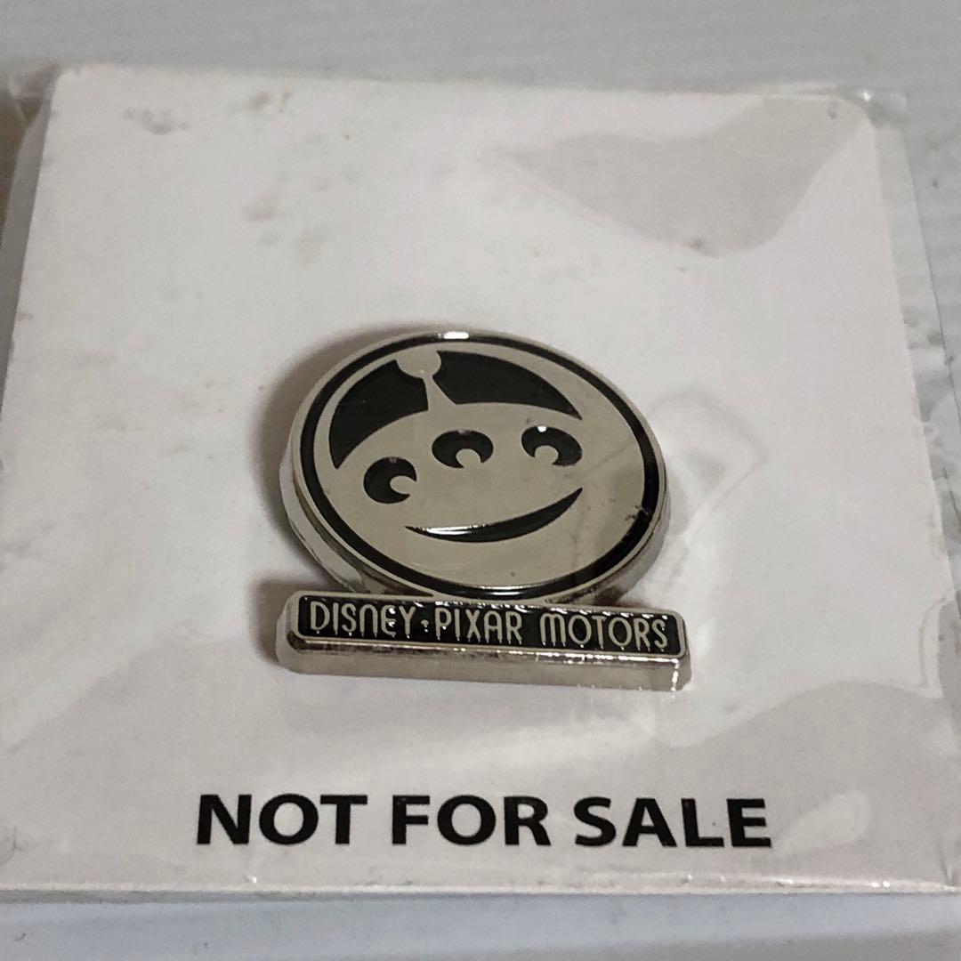トミカ　ディズニーモータースDM-EX(03ニモ／04 ステッチ)+ピンバッジ