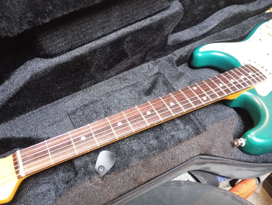 ストラトキャスター タイプ3.2kg ラッカー塗装