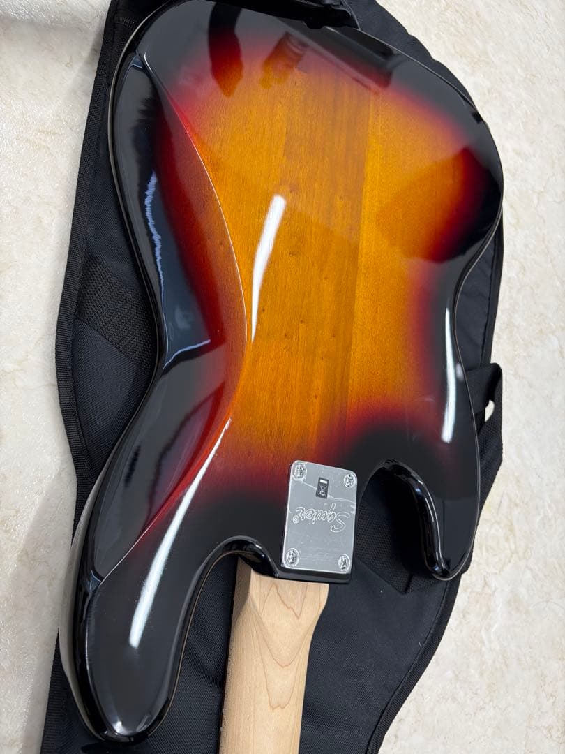 Squier Jazz Bass ベース　fender ケース付き