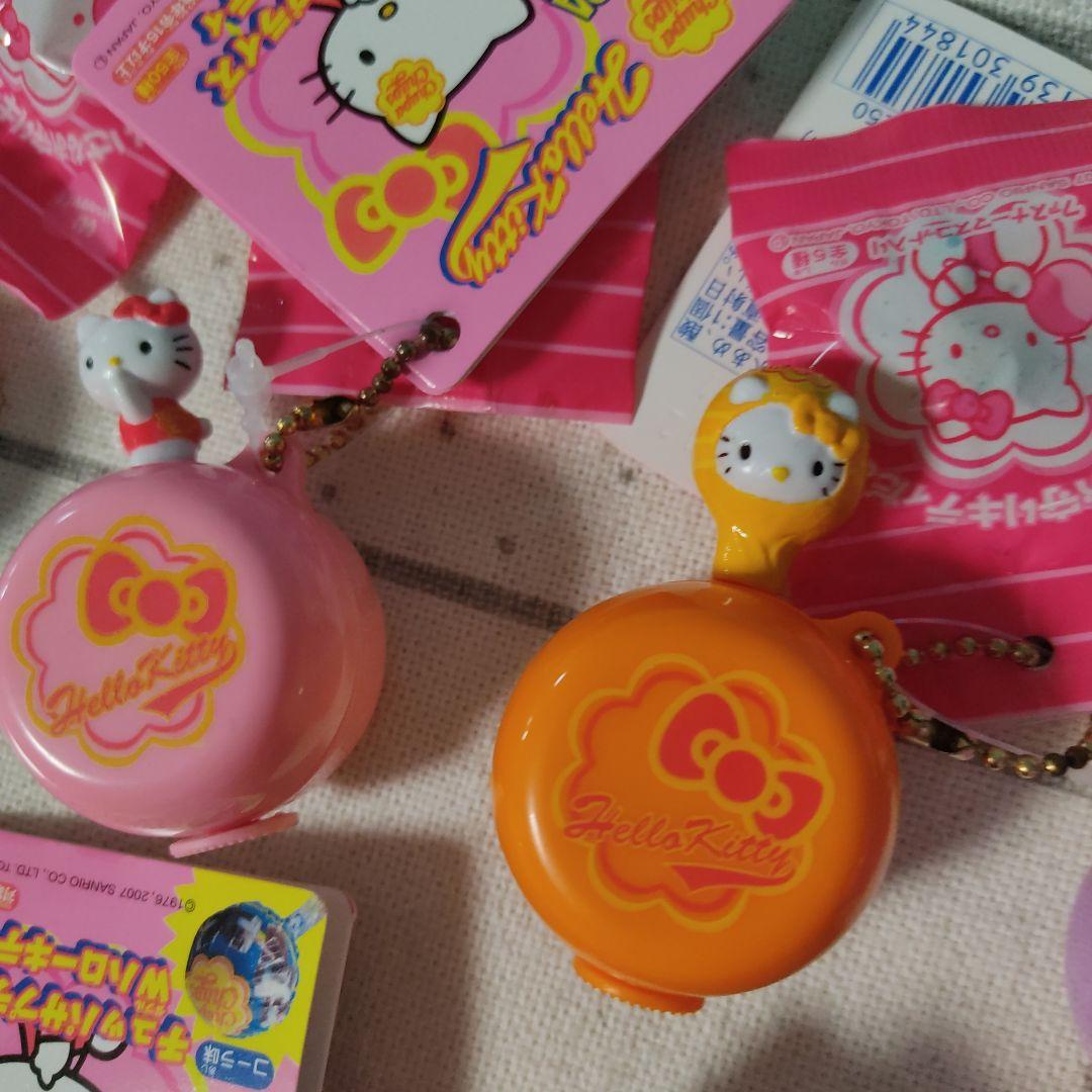 チュッパサプライズ　ハローキティ　ファスナーマスコット　2007年　10種セット