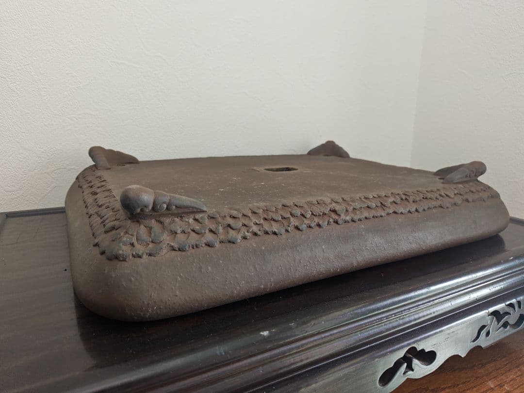 茶色の陶器製四角鉢　落款あり 中型