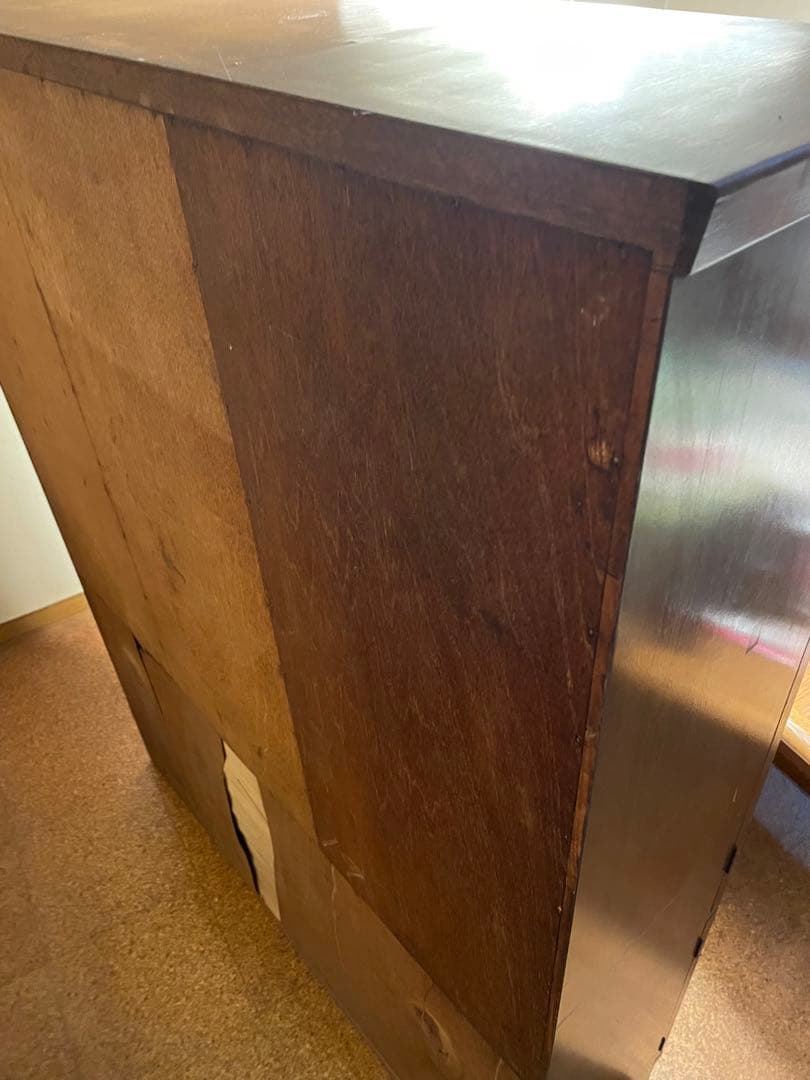 木製ガラス扉付き収納棚・食器棚