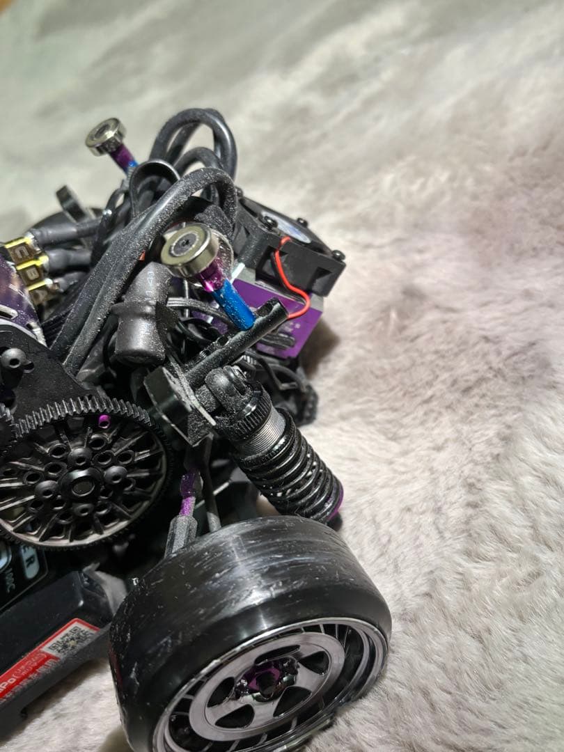 カーボンファイバー ラジコンカー