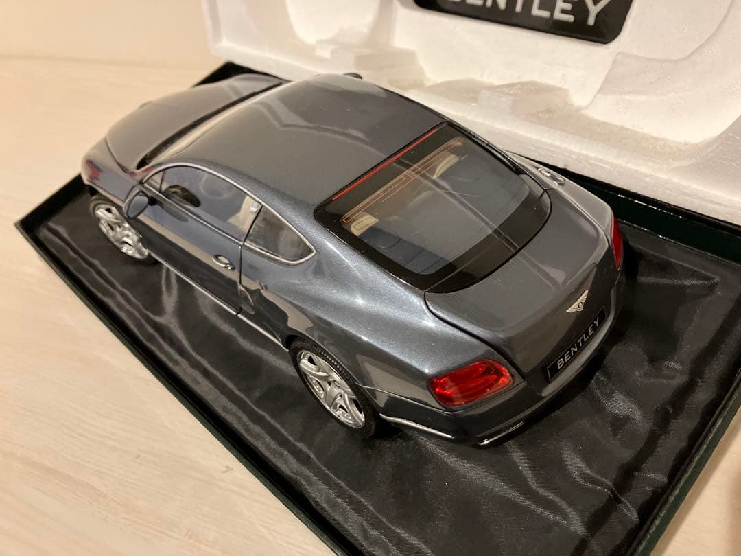 1/18 PMA ミニチャンプス ベントリー Continental GT