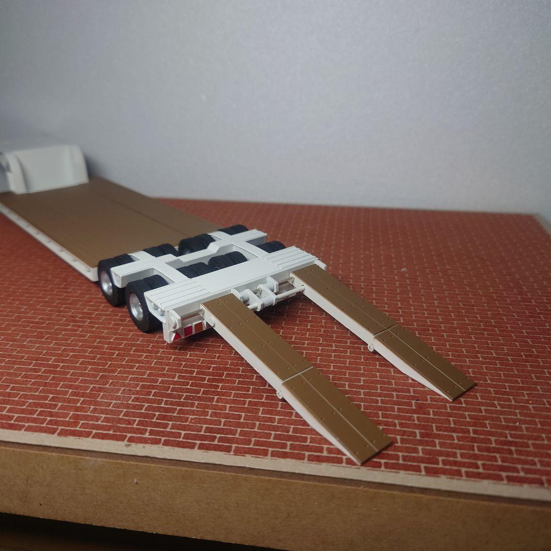 日野プロフィア 16輪トレーラー 自動あゆみ付(1/50) トラック HINO