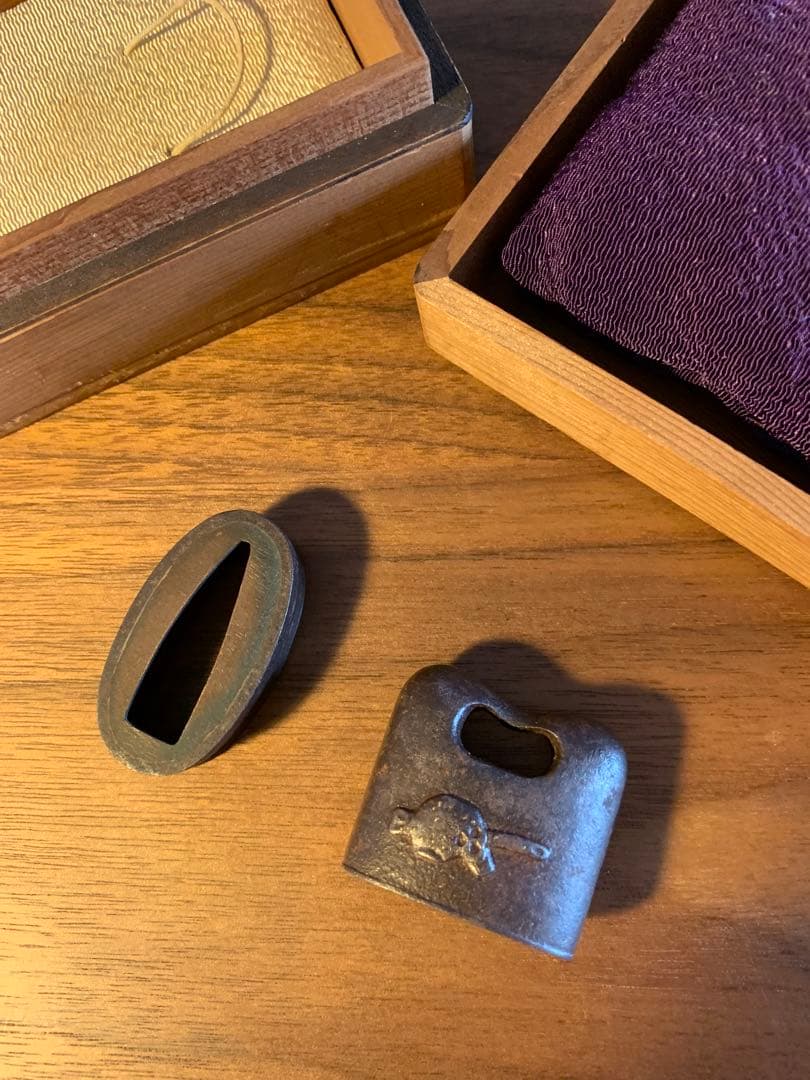 幕末の志士が愛用した刀の拵で使われた野晒図の縁頭