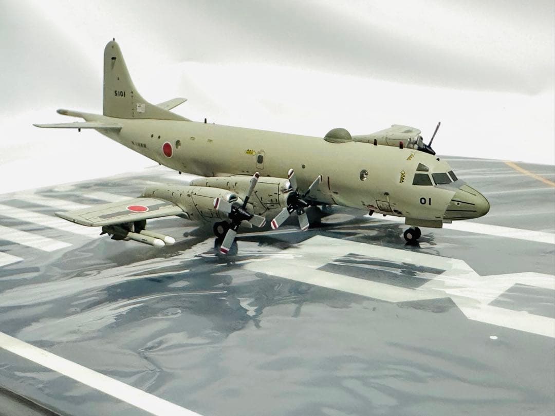 全日空商事 1/200 P-3C 海上自衛隊 VP-5 TIDA滑走路プレート付