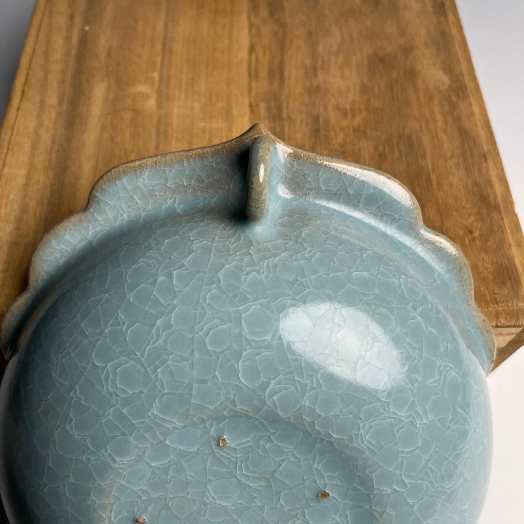 官窯 青磁月白釉板沿単耳洗 紫青 箱付 中国美術 中国古玩