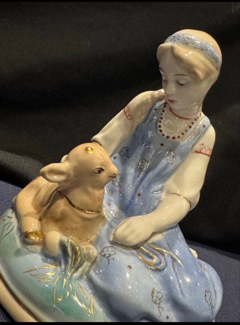 レア‼️ソビエト　アンティーク グジェリ焼き。 女の子とヤギ、フィギュア