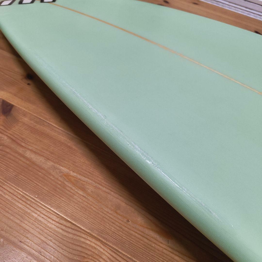 サーフボード　pressent ショートボード　オシャレなボード