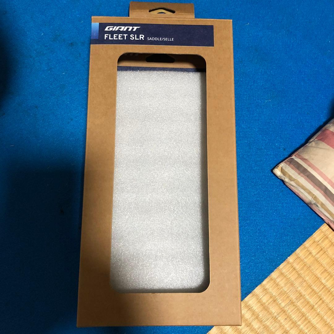 ジャイアント　カーボンサドル
