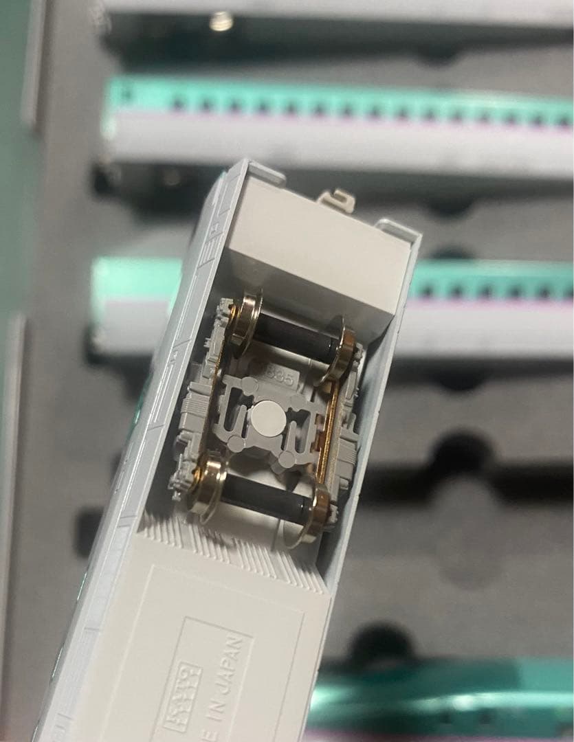 全車純正室内灯付き！　KATO E5系新幹線 はやぶさ 10両セット