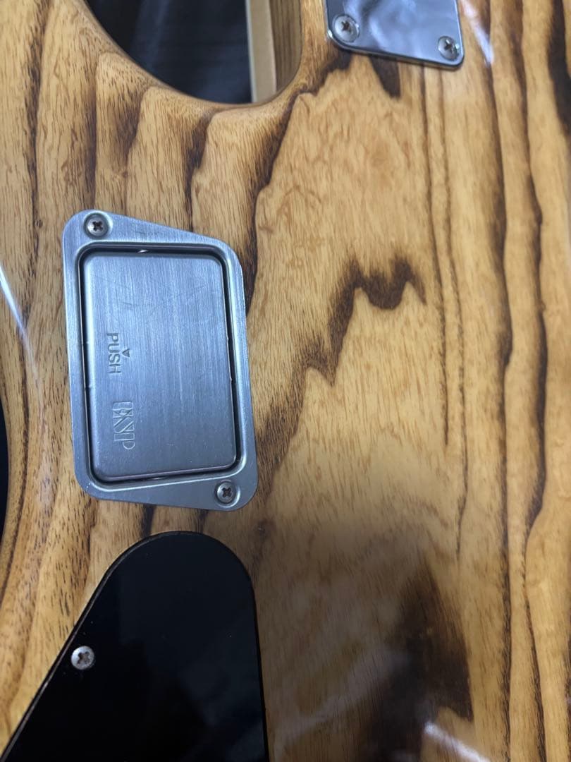 Edwards E-AMAZE アクティブベース 音出しジャンク