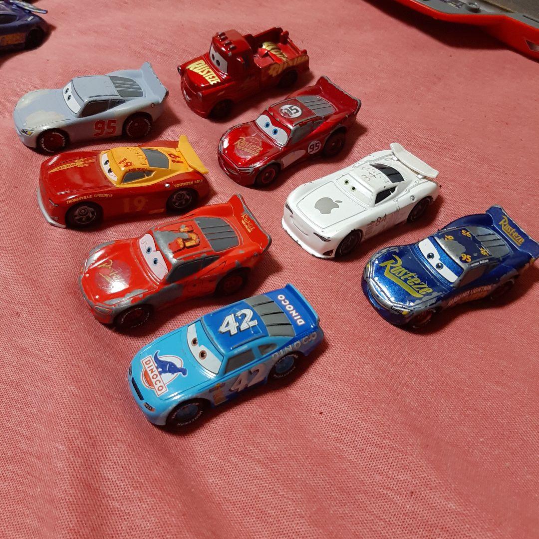 まとめ売り●トミカ　カーズミニカー&カーズトミカスピードウェイに変身マックィーン