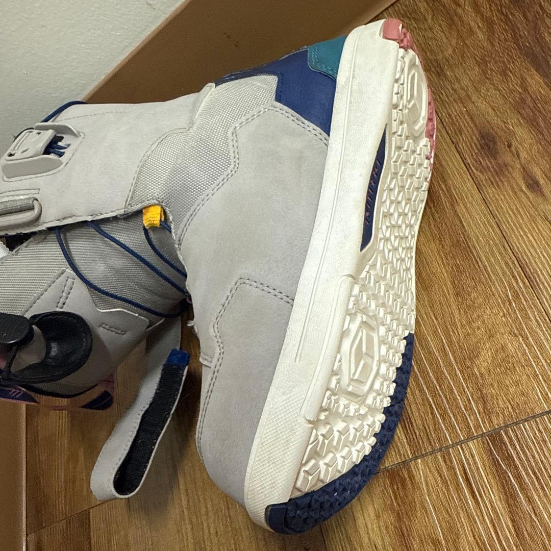 女性用スノーボードブーツ