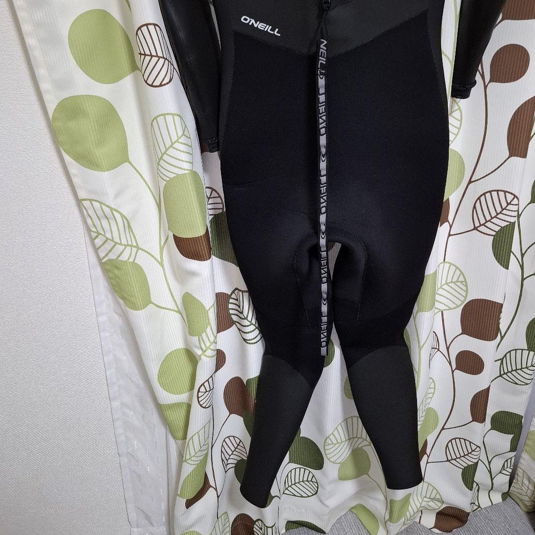 O'Neill Superfreakセミドライ スーツ 黒サイズM美品、値下げ！