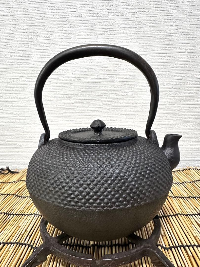 未使用品コンディション　南部釜師造　天明形１２型アラレ 鉄瓶 南部鉄瓶 南部鉄器