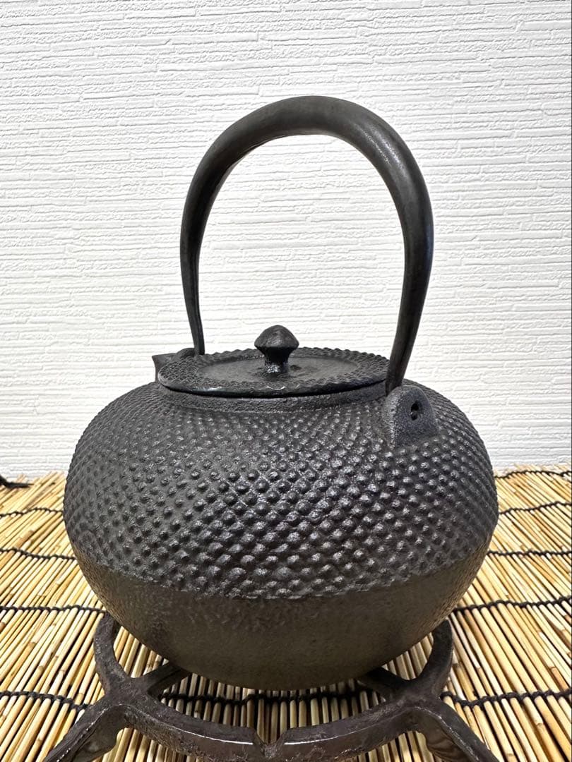 未使用品コンディション　南部釜師造　天明形１２型アラレ 鉄瓶 南部鉄瓶 南部鉄器