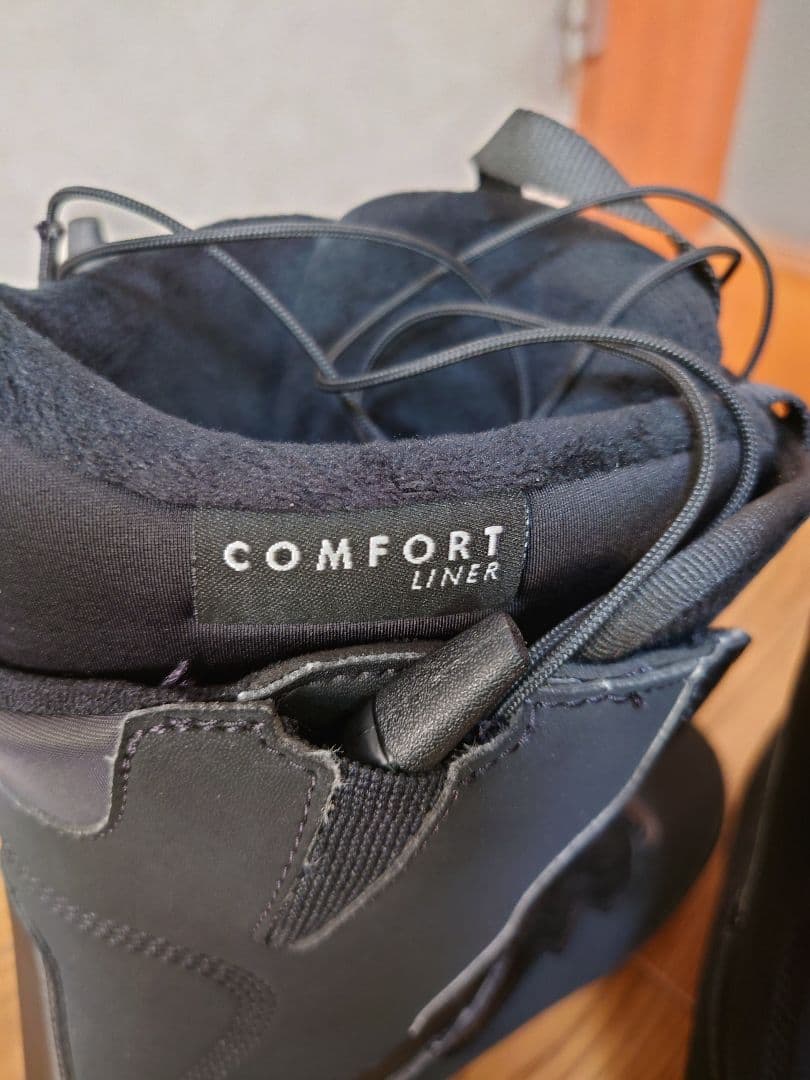 SALOMON スノーボードブーツ