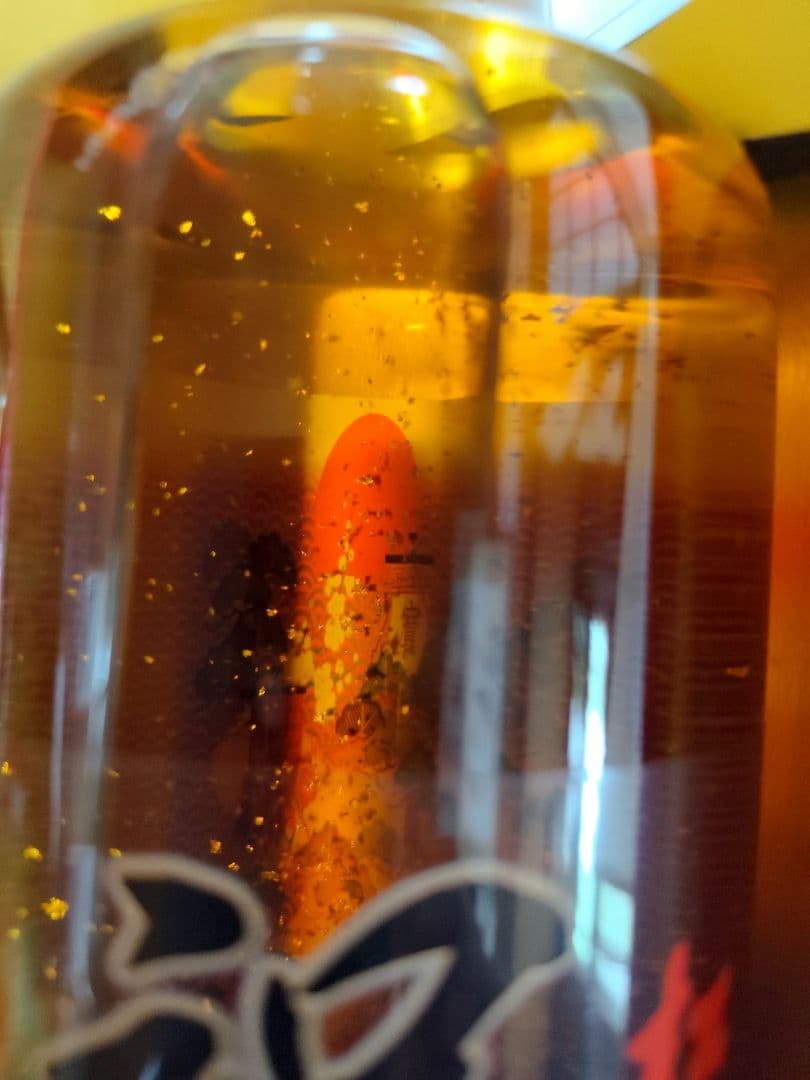 【大幅値下げ】祝賀 純金箔入　超特撰吟醸 金色ボトル