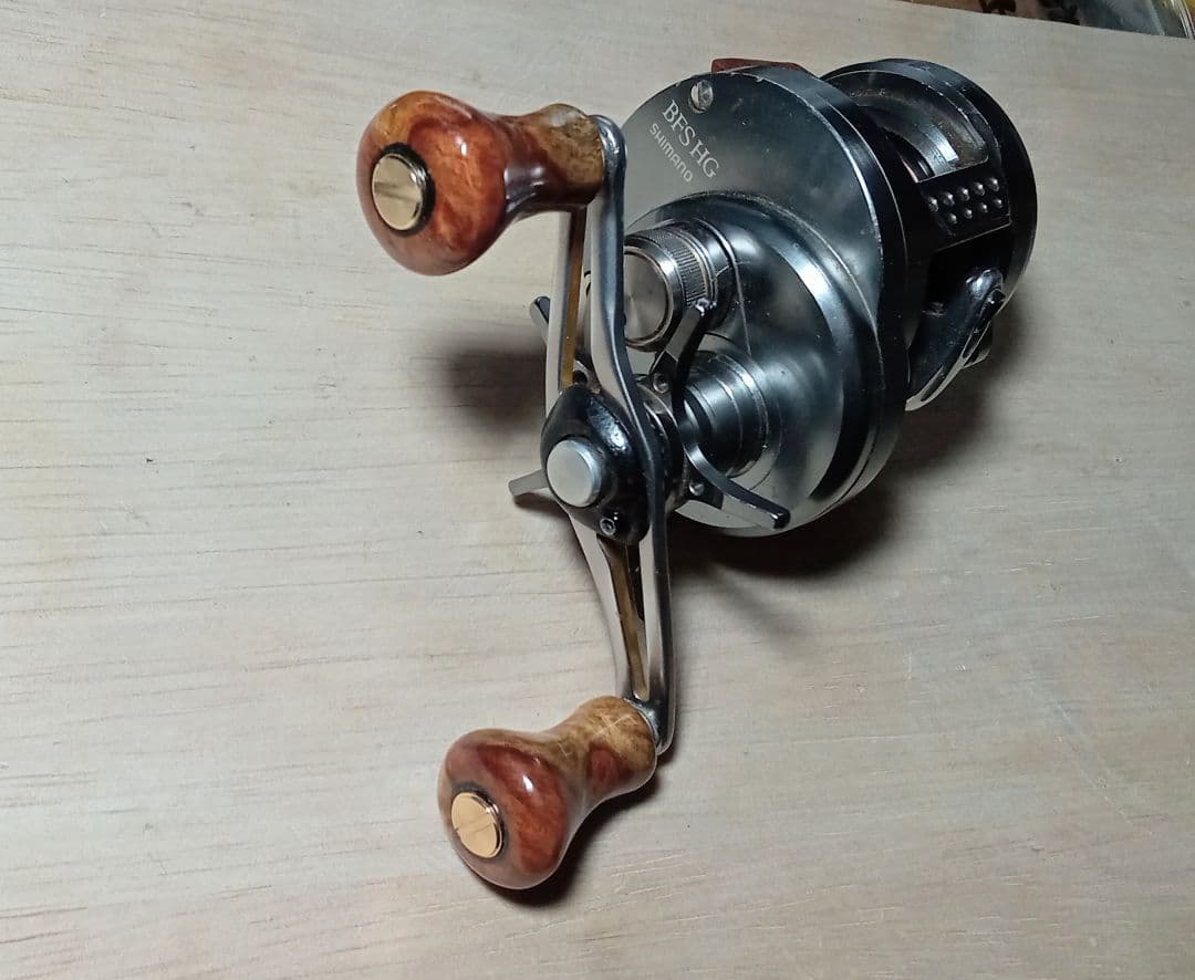 花梨ノブ　シマノ　NSクラフト ハンドルノブ　リール　パーツ　リールノブ　紅白