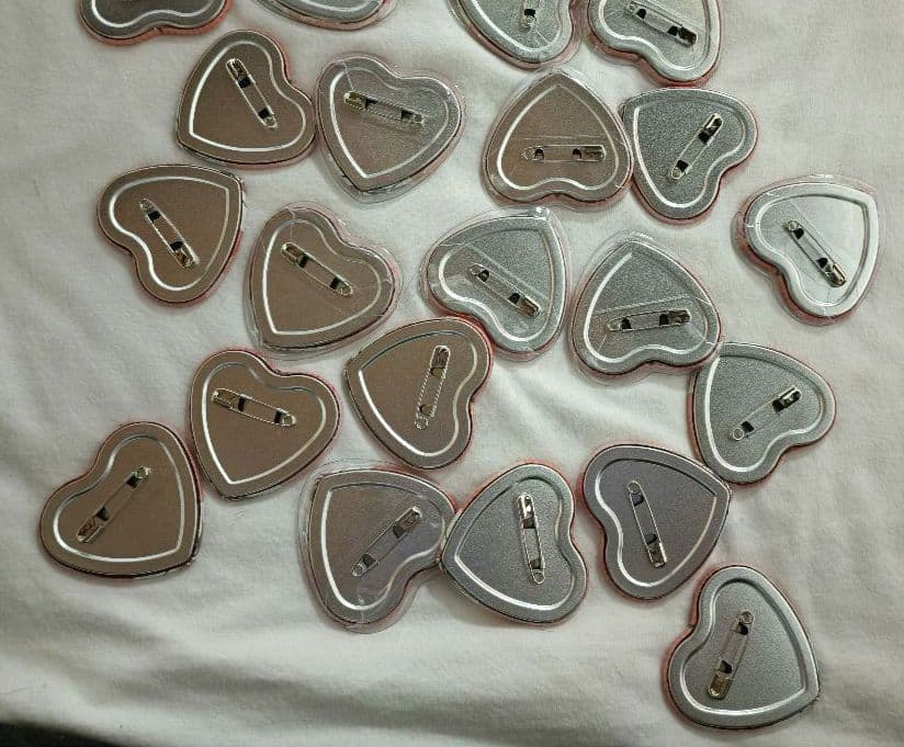 すとぷり　莉犬　缶バッチ　ハナミライ　7周年　ハートの缶バッチ