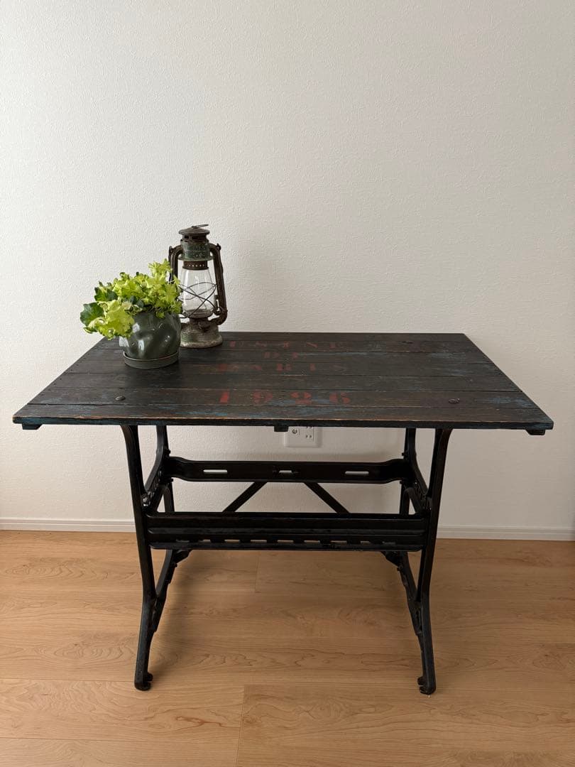 【英国買付・希少】ペイント天板 × SINGER脚 アンティークテーブル
