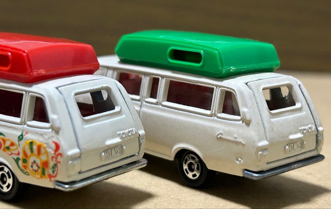 トミカ トヨタ ハイエースコミューター キャンピングカー 2台セット
