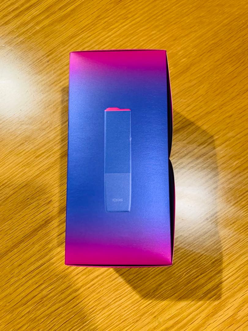 コレクション iQOS ILUMA ONE NEON LIMITED EDITION