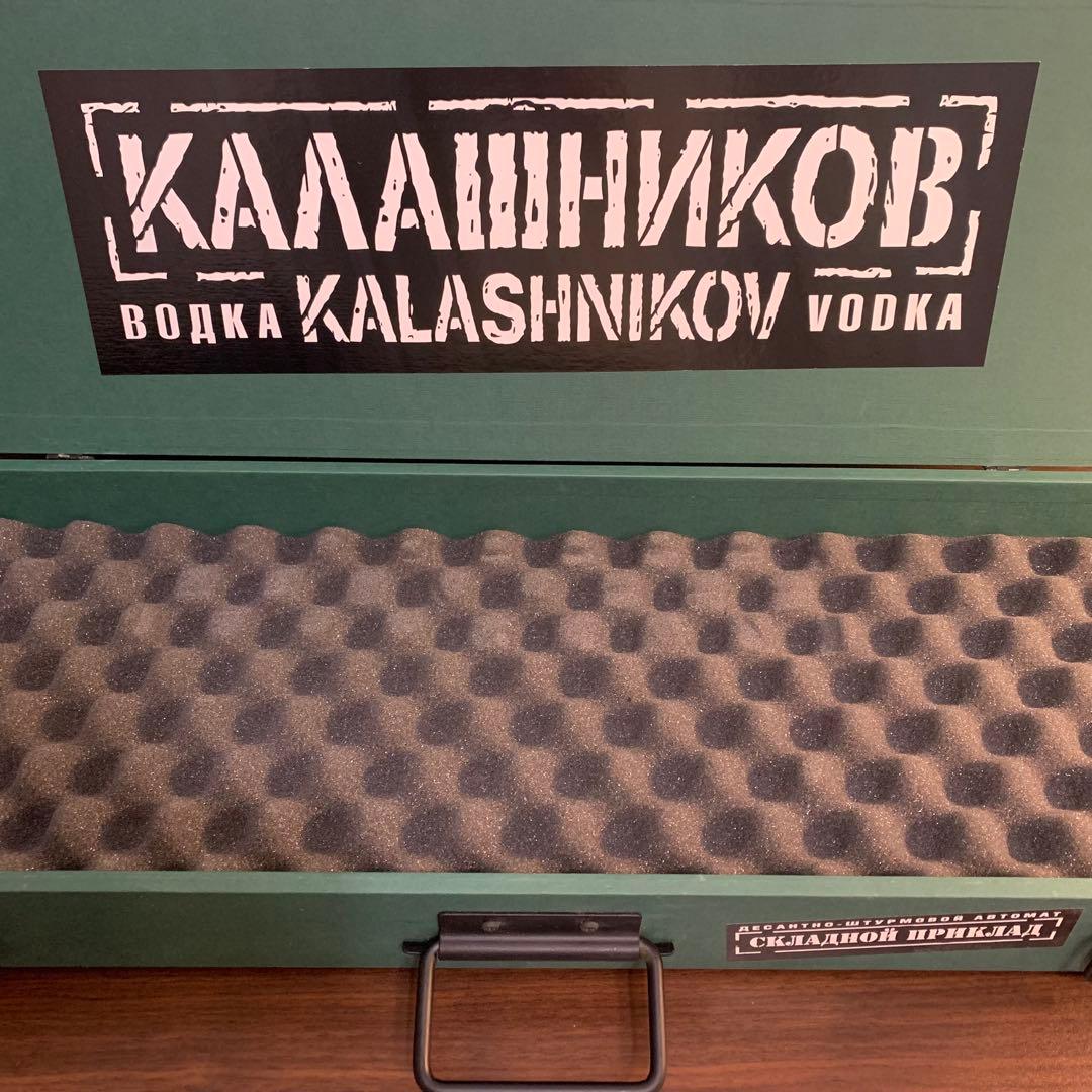 ⭐️カラシニコフ⭐️ウォッカ⭐️ライフル⭐️希少⭐️空ボトル⭐️空瓶⭐️箱⭐️ラドガ⭐️送料無料⭐️