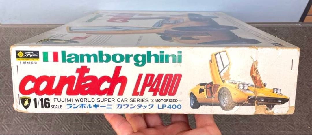旧　フジミ　カウンタックLP400　1/16　未組立品　開封品